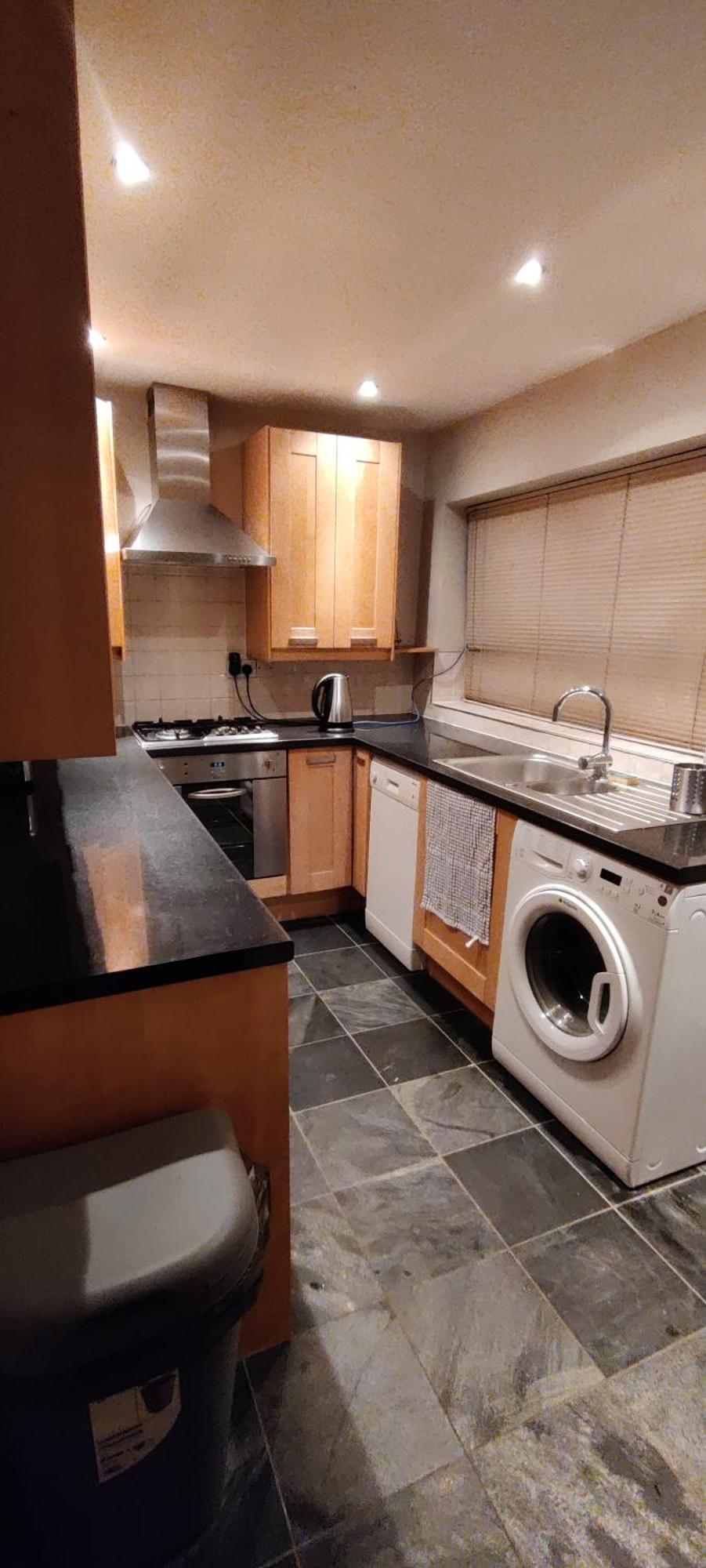 Villa Victorian Semi Detached House Behind The High Street Newton-le-Willows Esterno foto